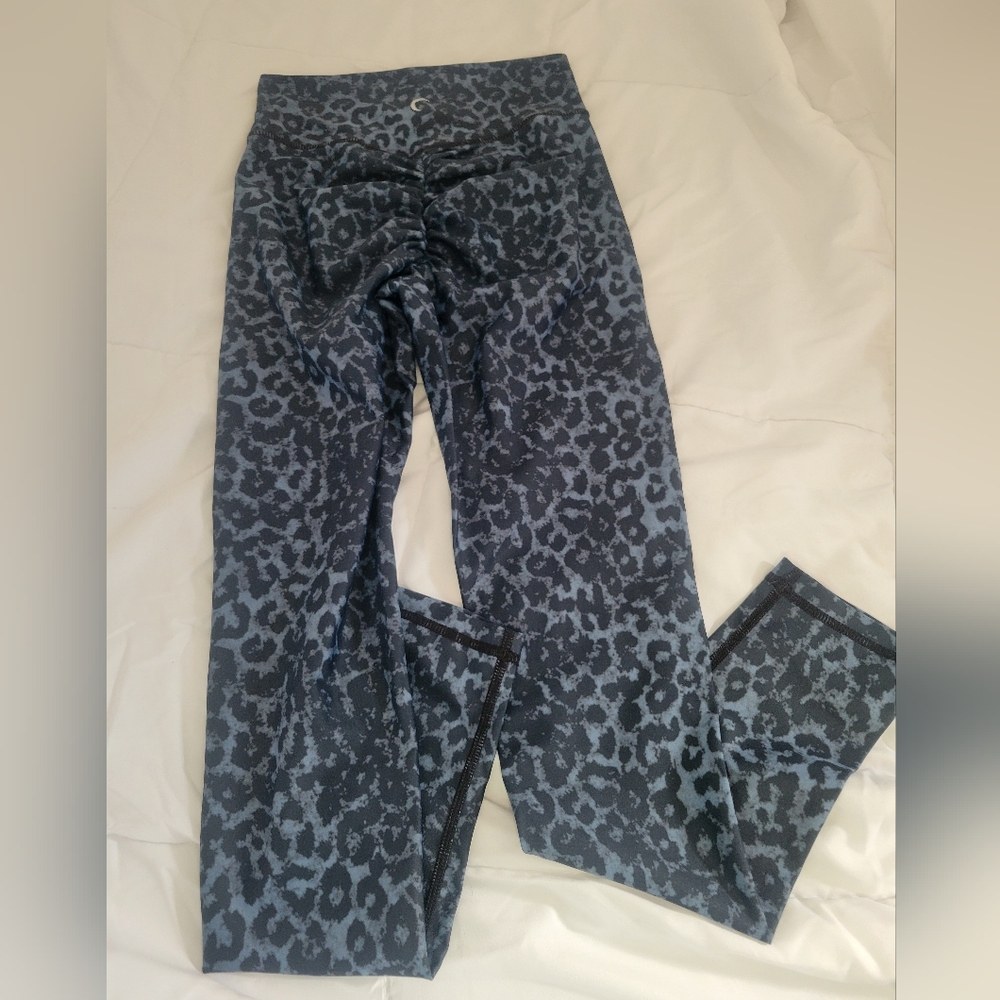 Zyia Active Scrunchy Bum Animal Print Leggings Size 0